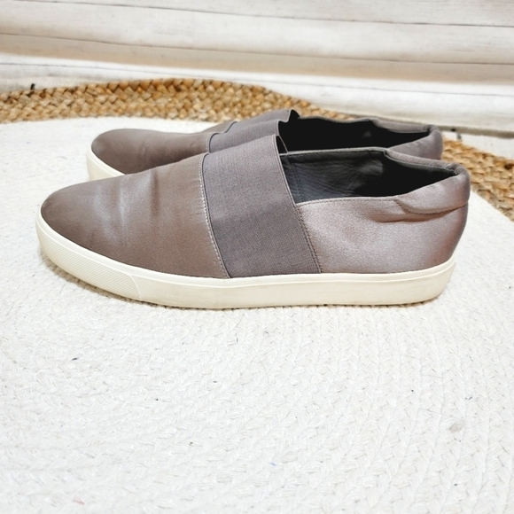 VINCE CORBIN SLIP-ON SNEAKER, SZ 9 - Picture 2 of 10